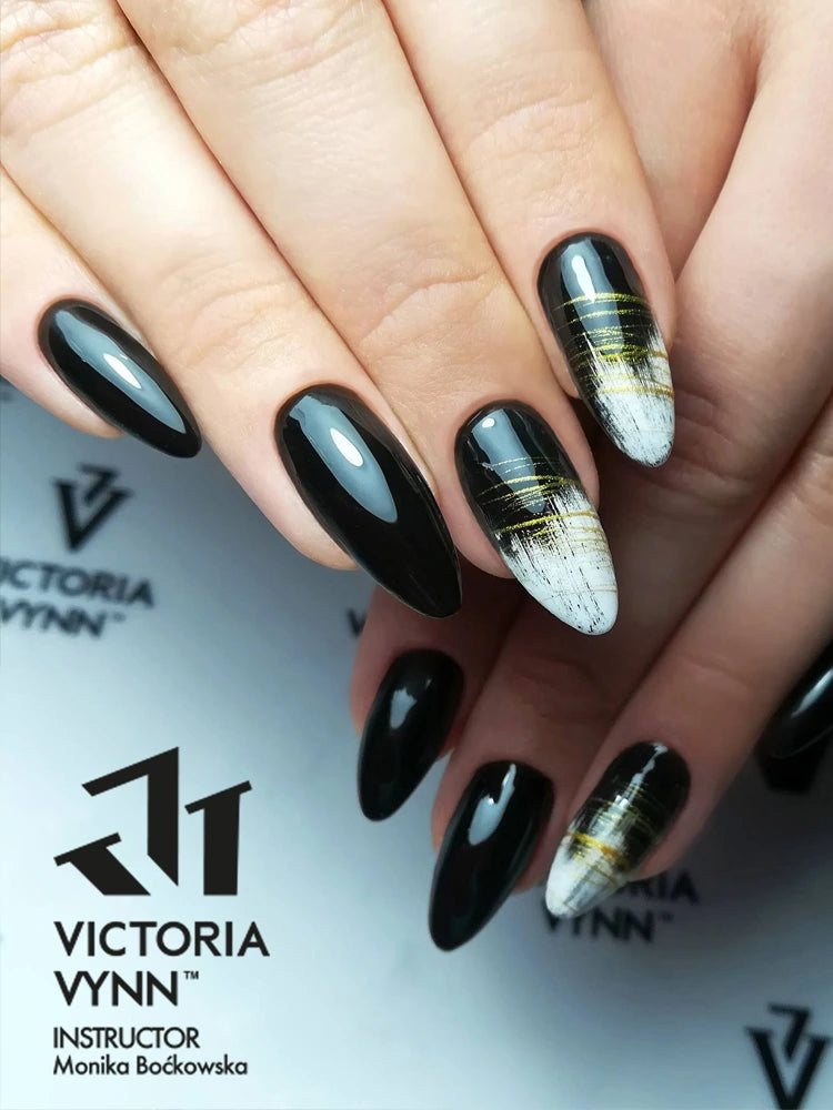 Black Orchid 036 — Victoria Vynn Pure Creamy Hybrid | Noir profond & sophistiqué