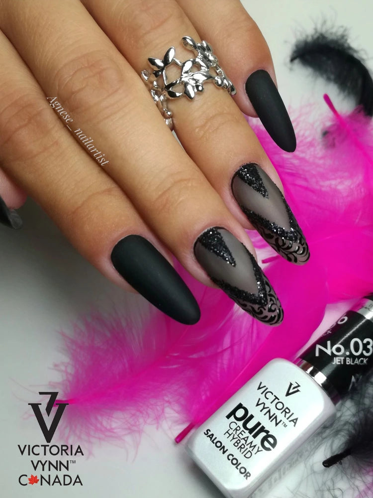 Black Orchid 036 — Victoria Vynn Pure Creamy Hybrid | Noir profond & sophistiqué