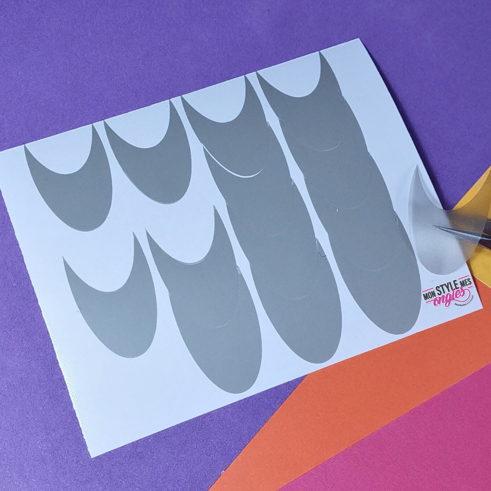 Stencil réutilisable – Motif "French Classique Large" (Airbrush & Nail Art)