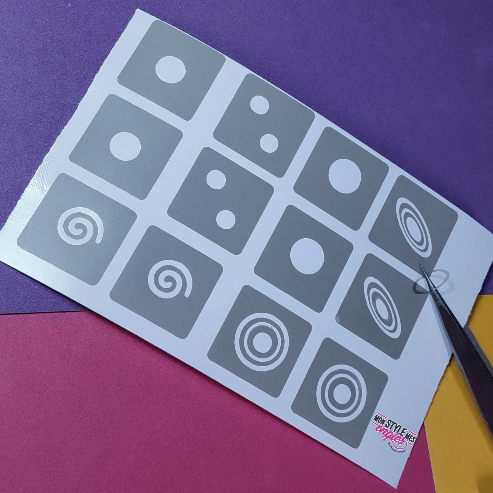 Stencil réutilisable – Motifs "Cercles & Spirales" (Airbrush & Nail Art)