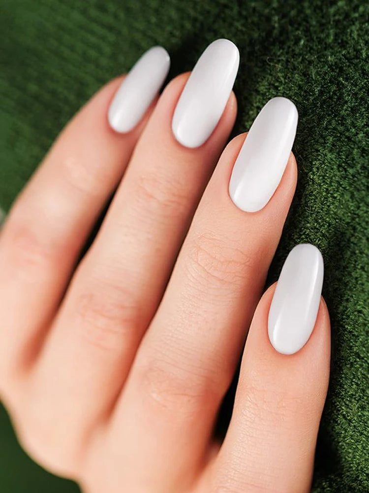 Victoria VYNN Pure Creamy Hybrid Gel Polish No. 262 Stella Mozzarella