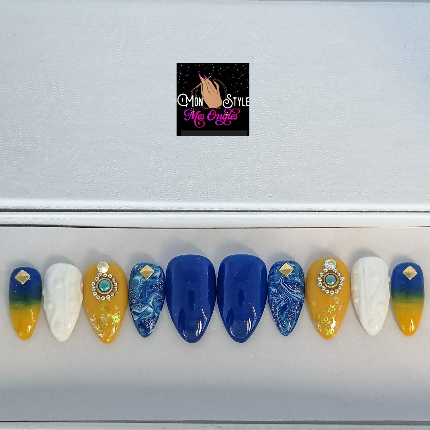 SOLEIL LEVANT - ongles personnalisables -