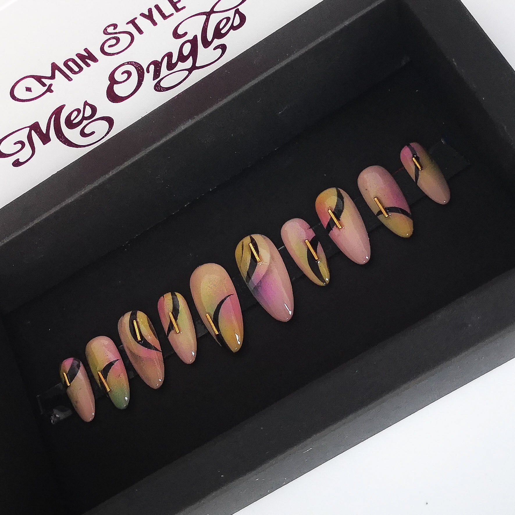ABSTRACT ZEN -customizable nails-