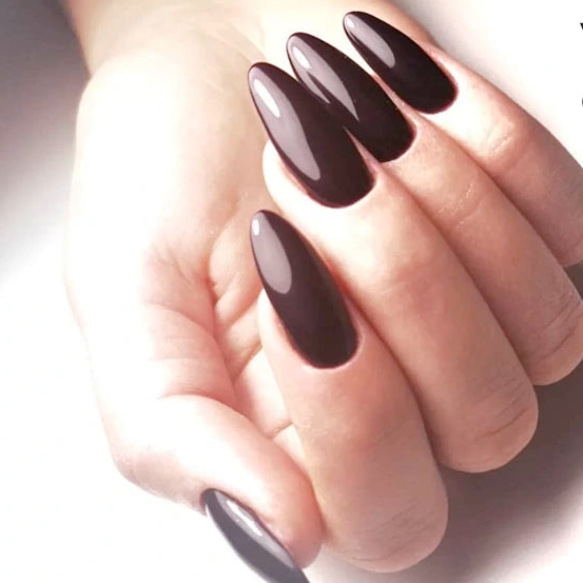 Vernis Gel Pure Creamy No. 062 – Black Tulip | Victoria Vynn