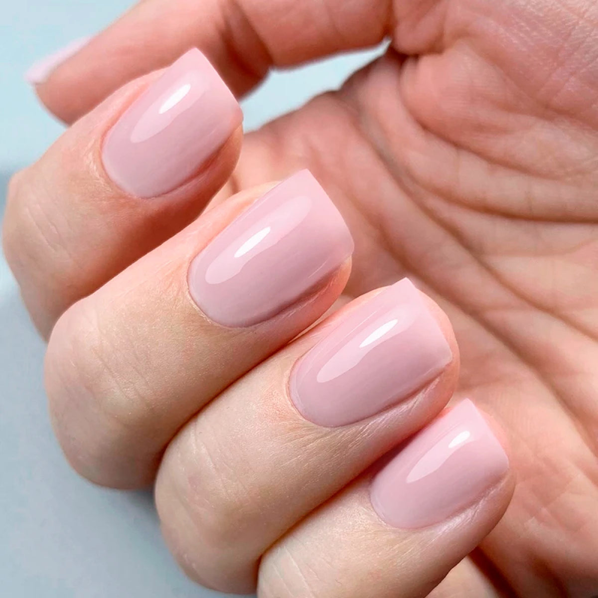 Manucure Strong Gel PNB 010 Pale Peach – ongles rose pêche brillants professionnels | Mon Style Mes Ongles Québec