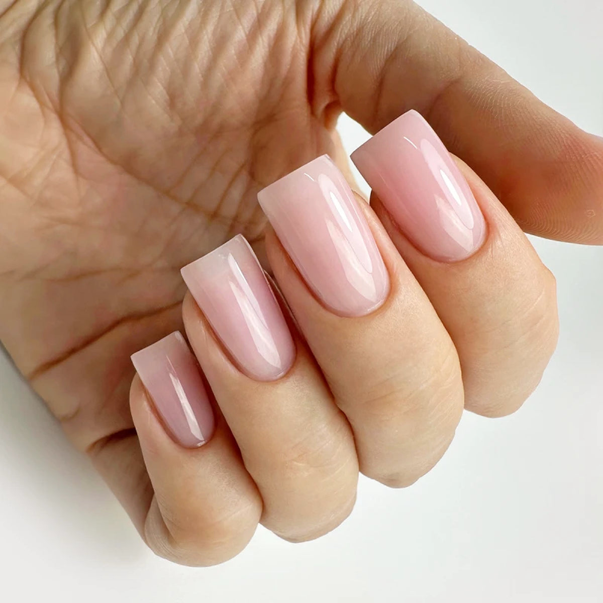 gel en bouteille, Strong Gel PNB 024 Pink Mist 17 ml avec nuancier – gel professionnel rose pâle | Mon Style Mes Ongles Québec