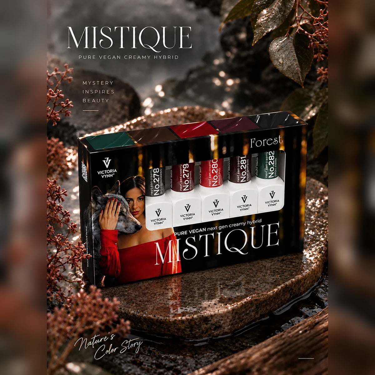 Coffret Mistique Forest de Victoria Vynn comprenant cinq vernis aux teintes inspirées de la forêt.