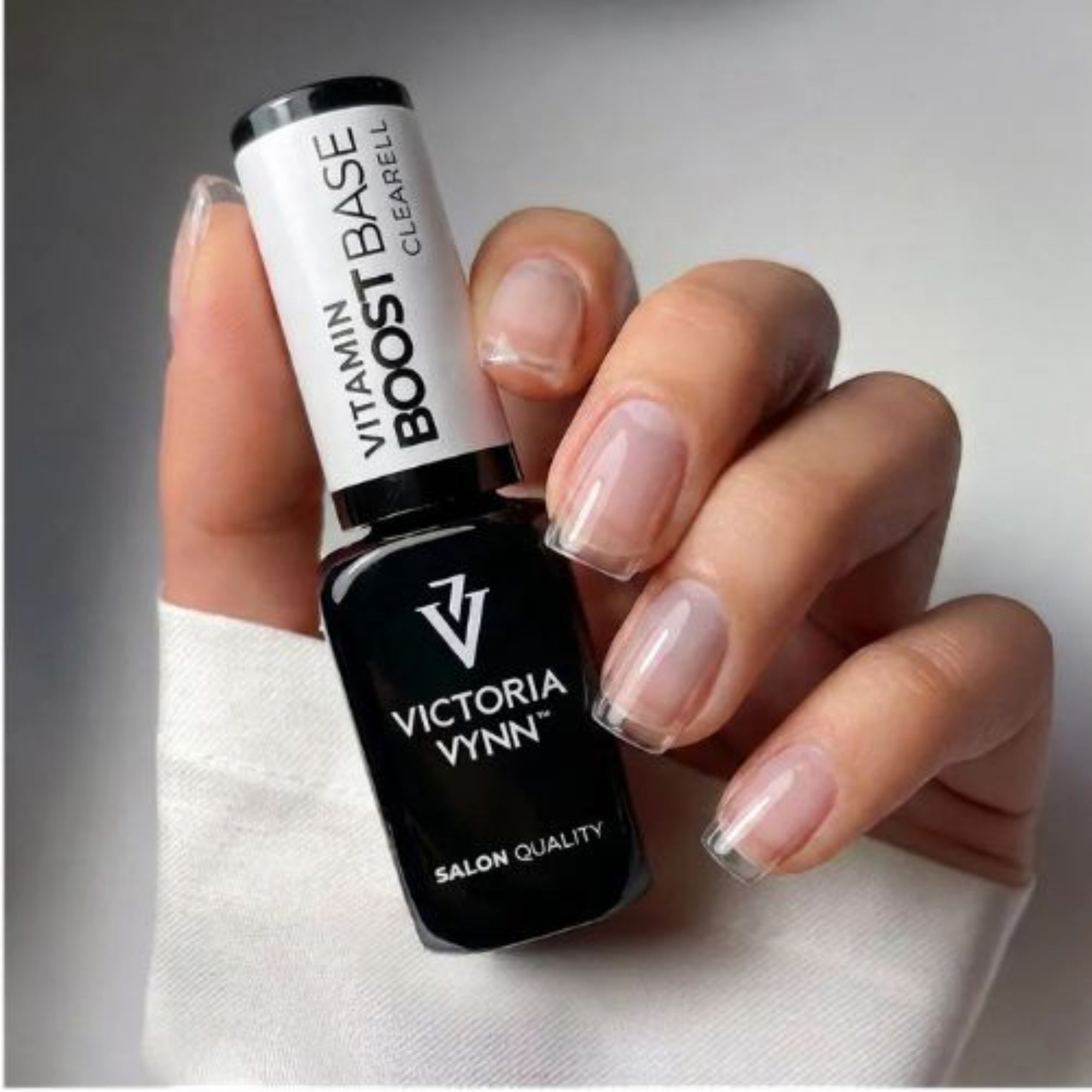 Boost Base Clear II Victoria Vynn 15 ml – Base hybride transparente vitaminée avec fibres de verre pour renforcer les ongles naturels | Mon Style Mes Ongles