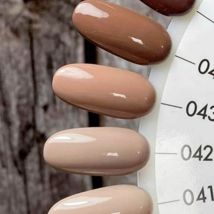 Vernis Gel Pure Creamy No. 042 – Milk Coffee | Victoria Vynn