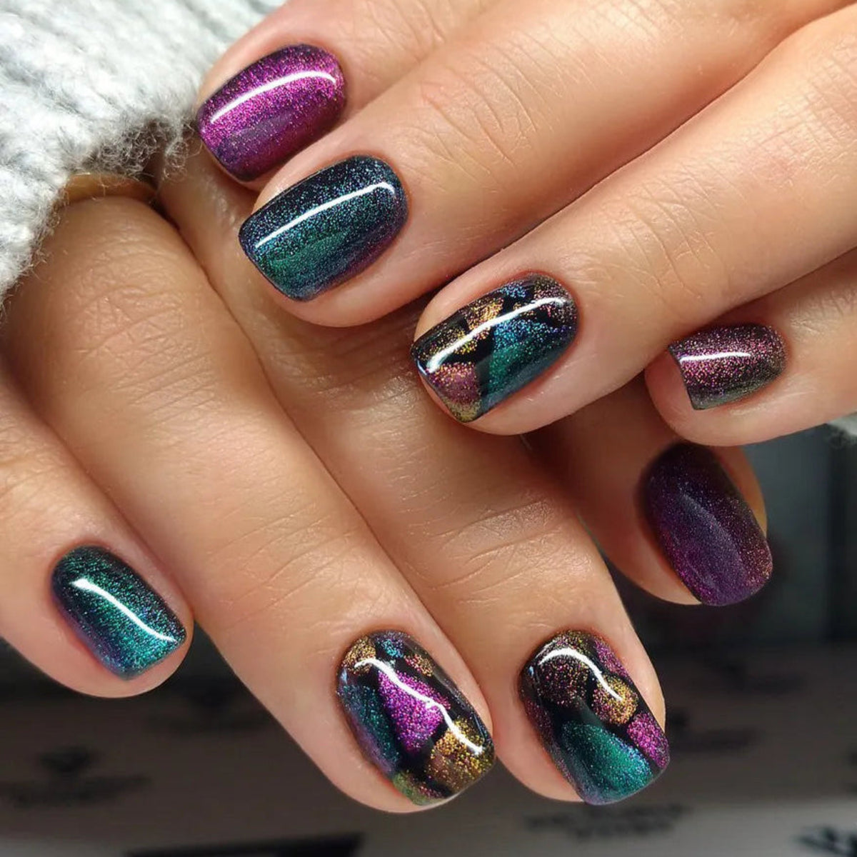 Vernis gel cat eyes rose et vert, 234,Victoria Vynn – résultat sur ongle | Mon Style Mes Ongles Canada