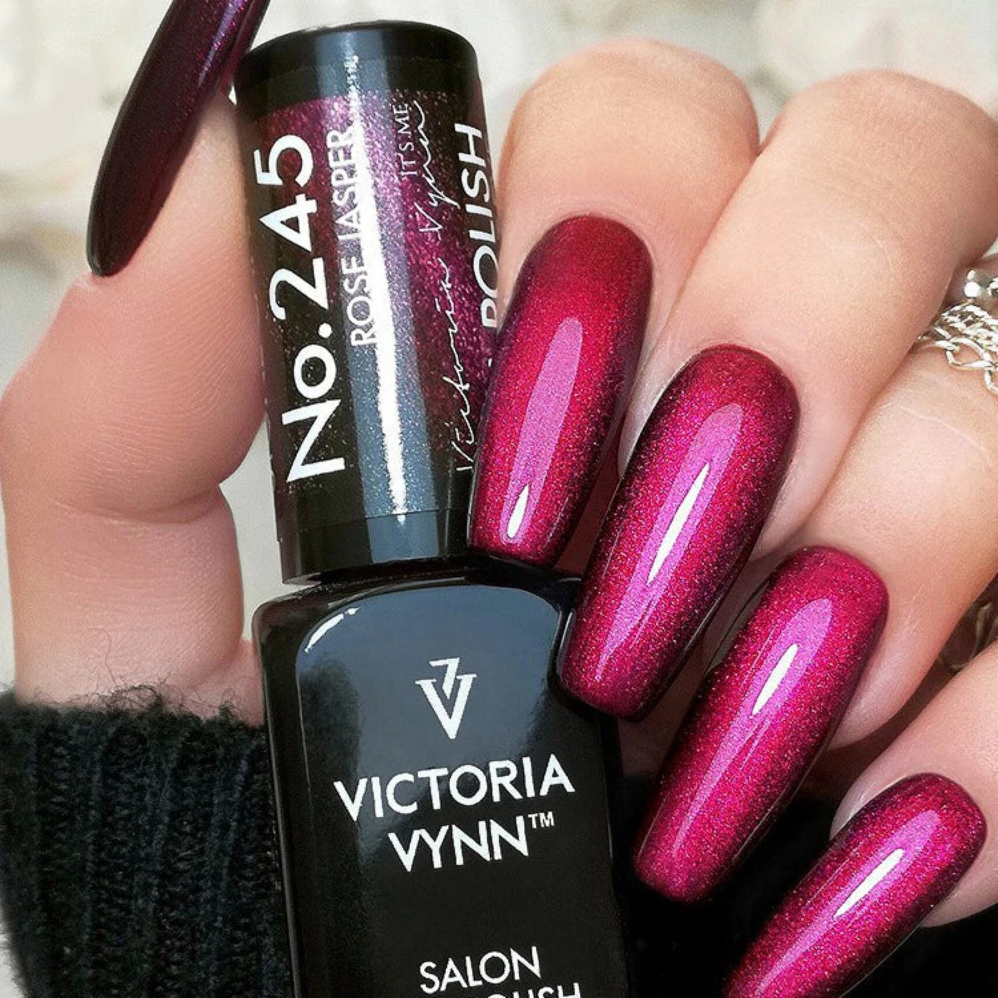vernis gel cat eyes rose fushia 245, de victoria vynn vendu chez mon style mes ongles , livraison au quebec et canada